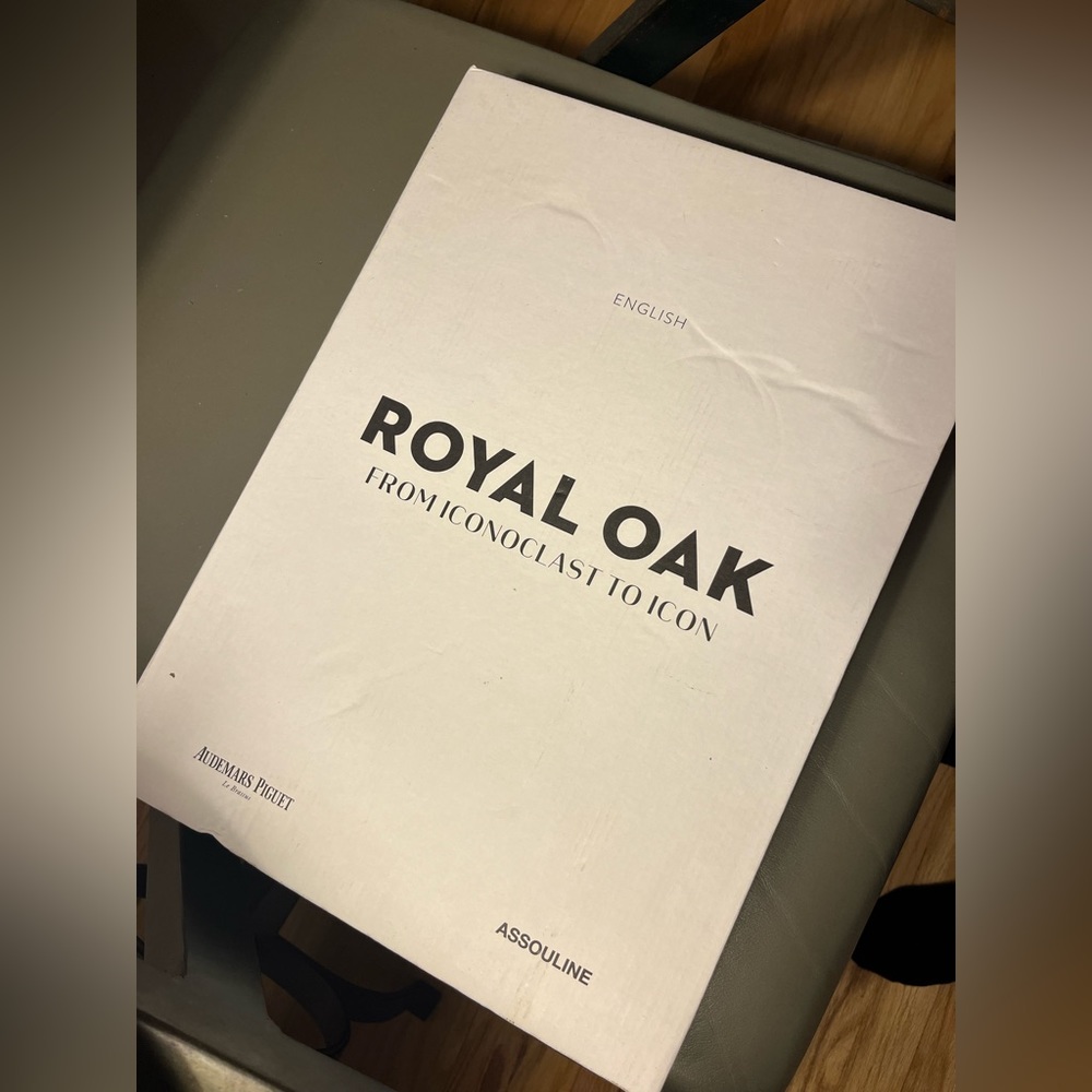 Audemars Piguet Royal Oak Book - Picture 2 of 4